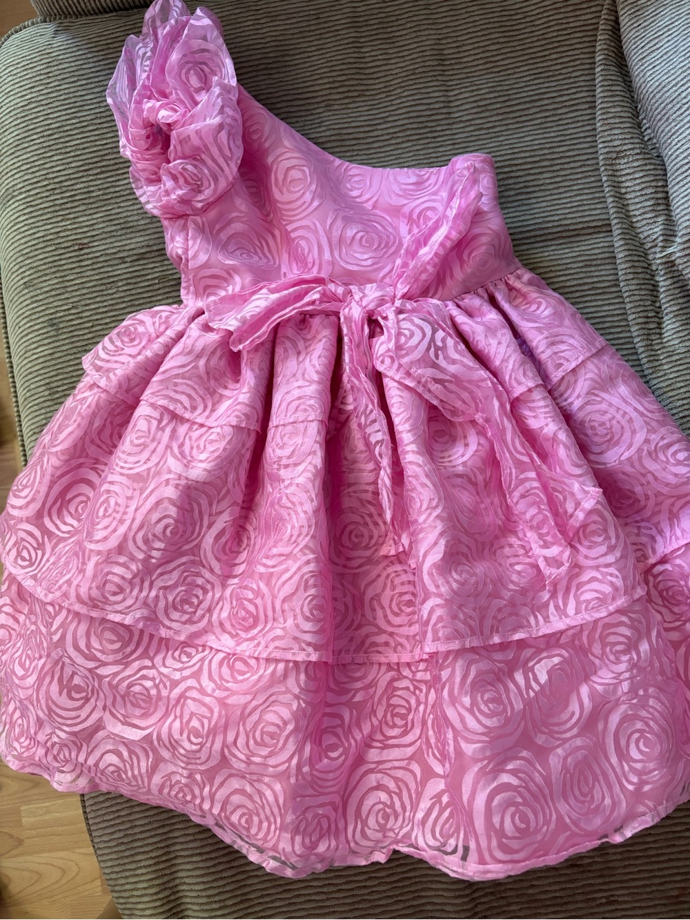 Pink One-Shoulder Rose-Embossed Girls' Party Dress
